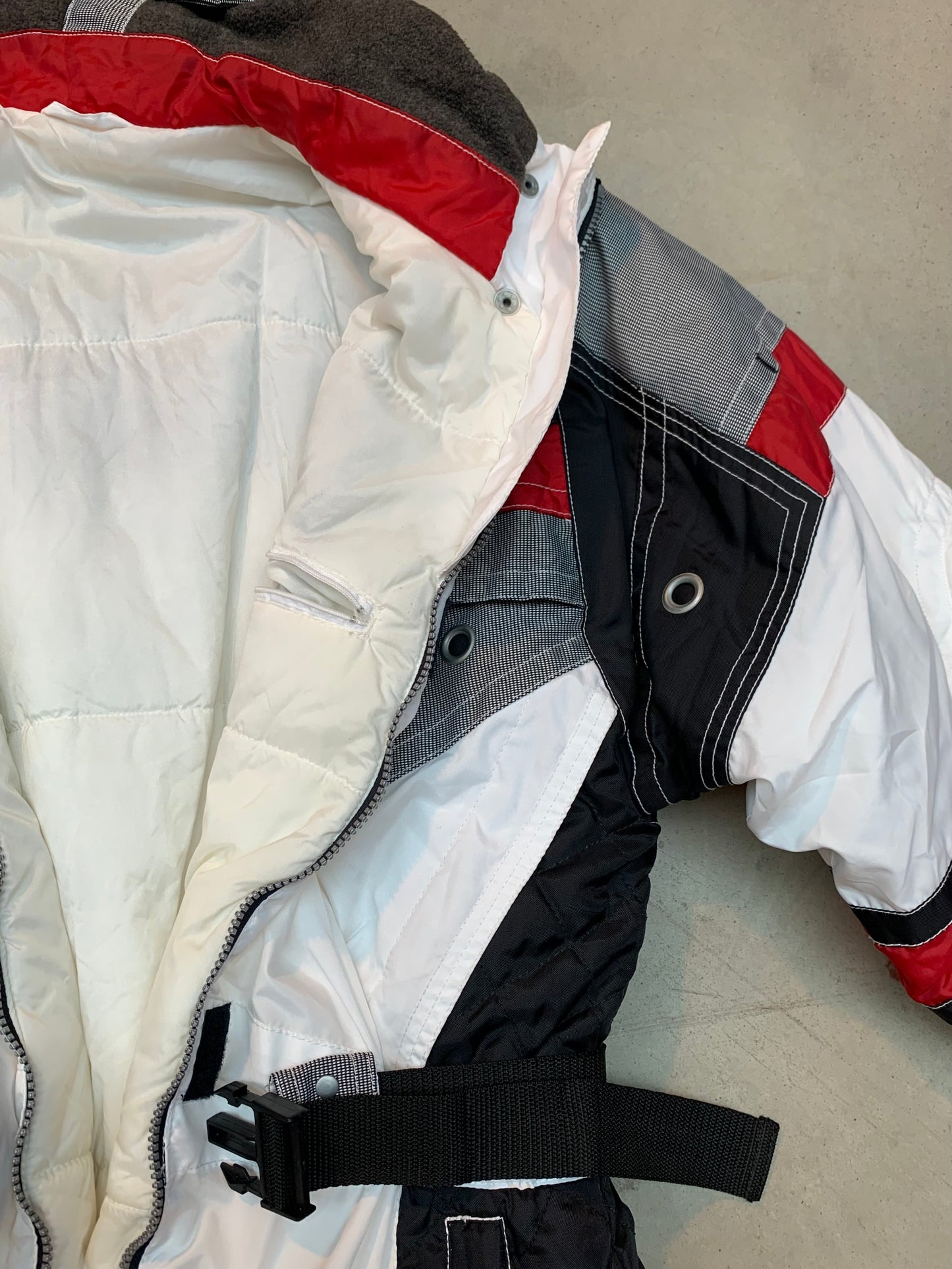 Vintage Unisex Colorblock Ski Jacket in White, Red & Black