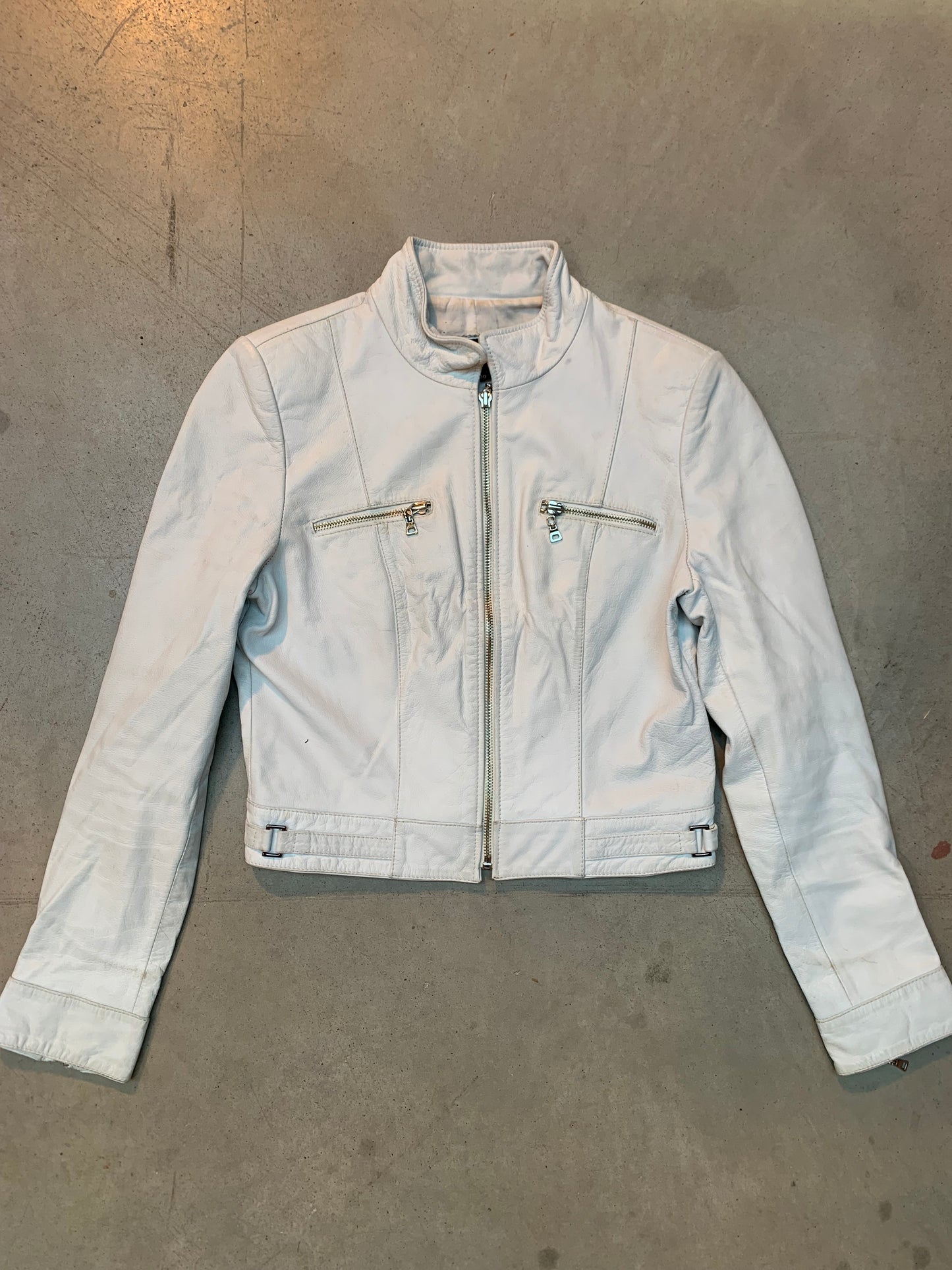 Women's Y2K White Leather Jacket with Zipper Front