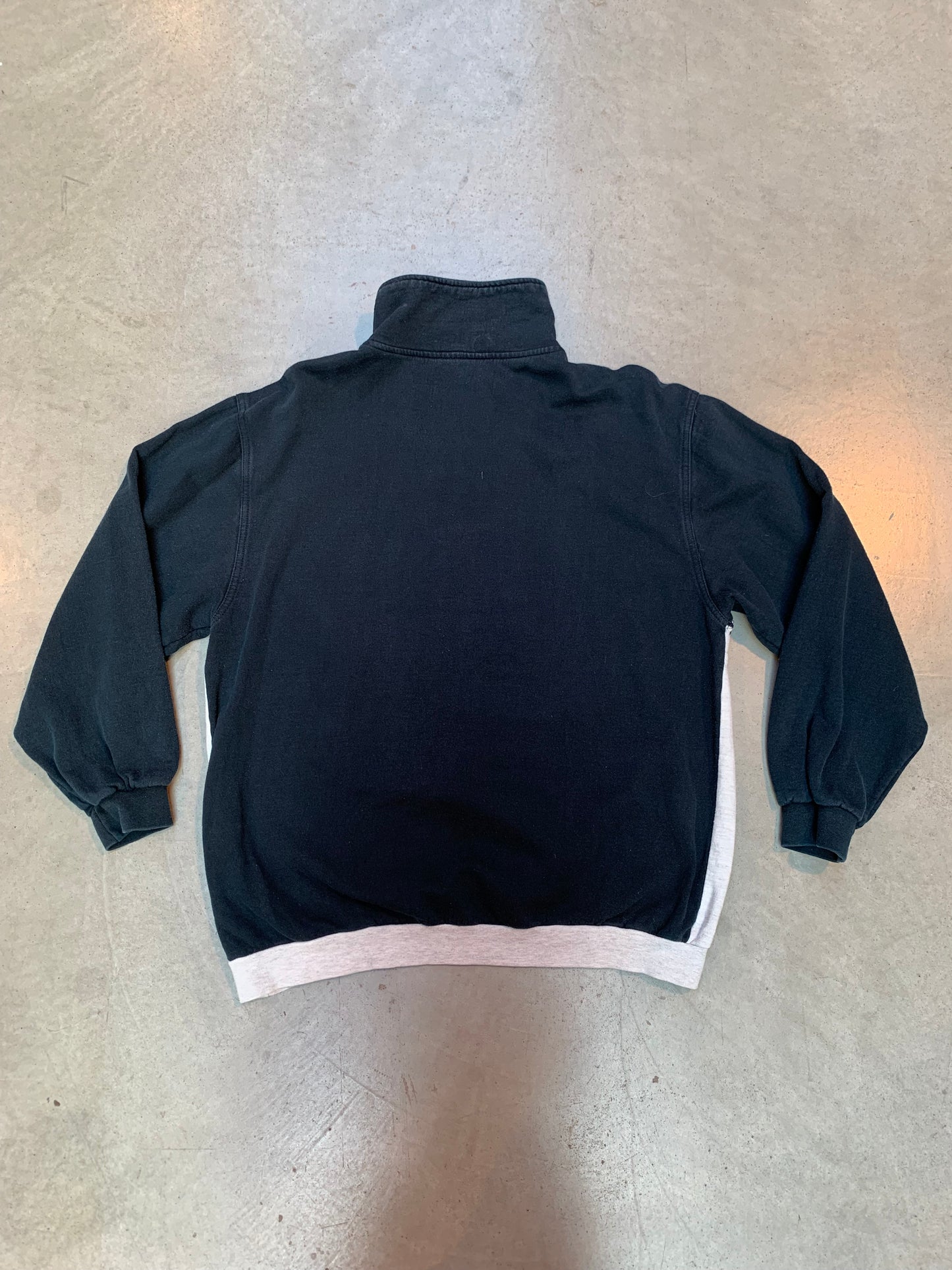 Vintage Half-Zip Sweatshirt – Black & Grey