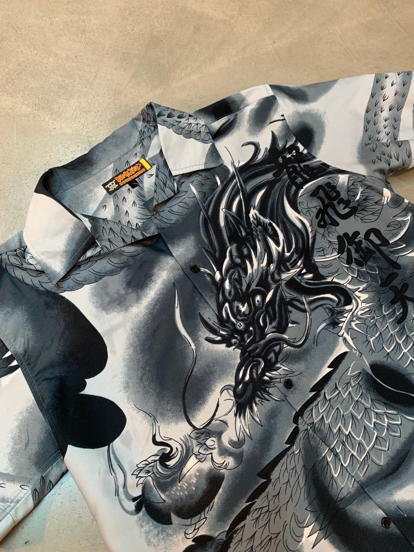 Vintage Dragon Print Shirt L