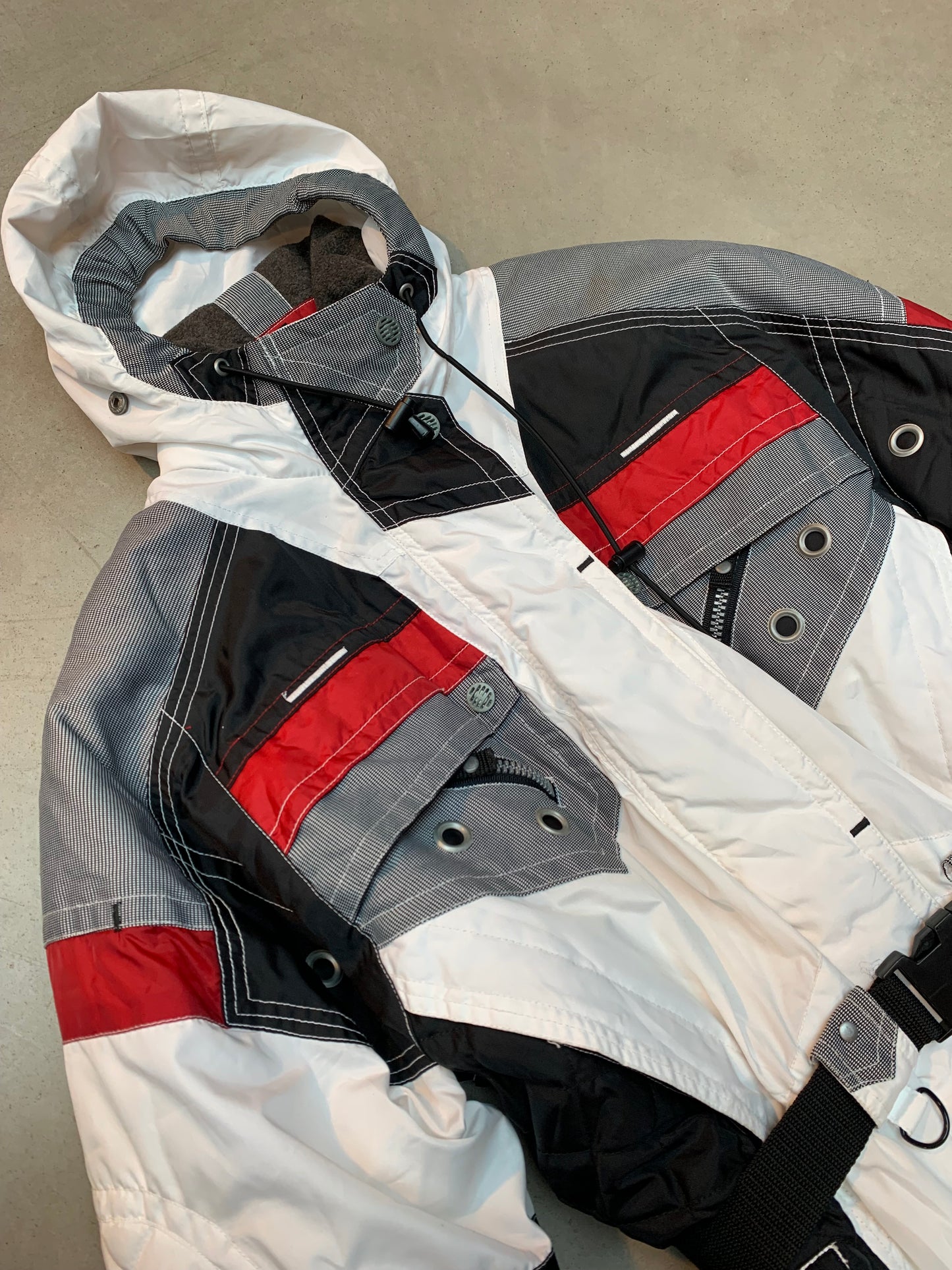 Vintage Unisex Colorblock Ski Jacket in White, Red & Black