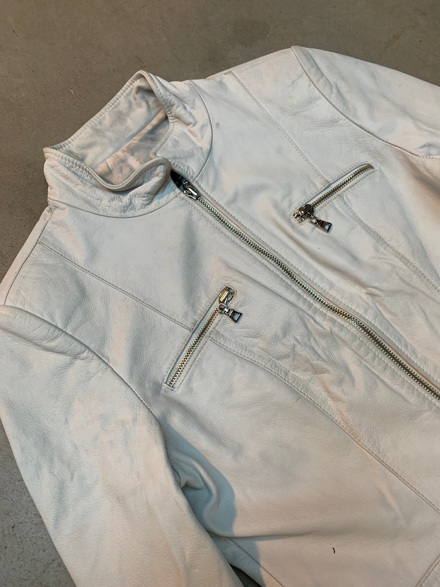 Women's Y2K White Leather Jacket with Zipper Front