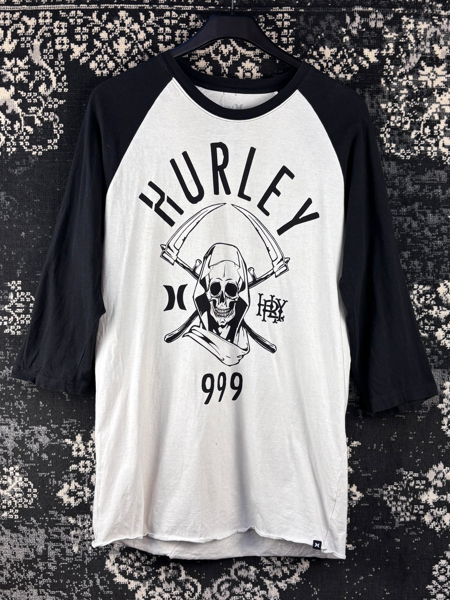 Vintage Hurley Skull Graphic Long Sleeve Shirt