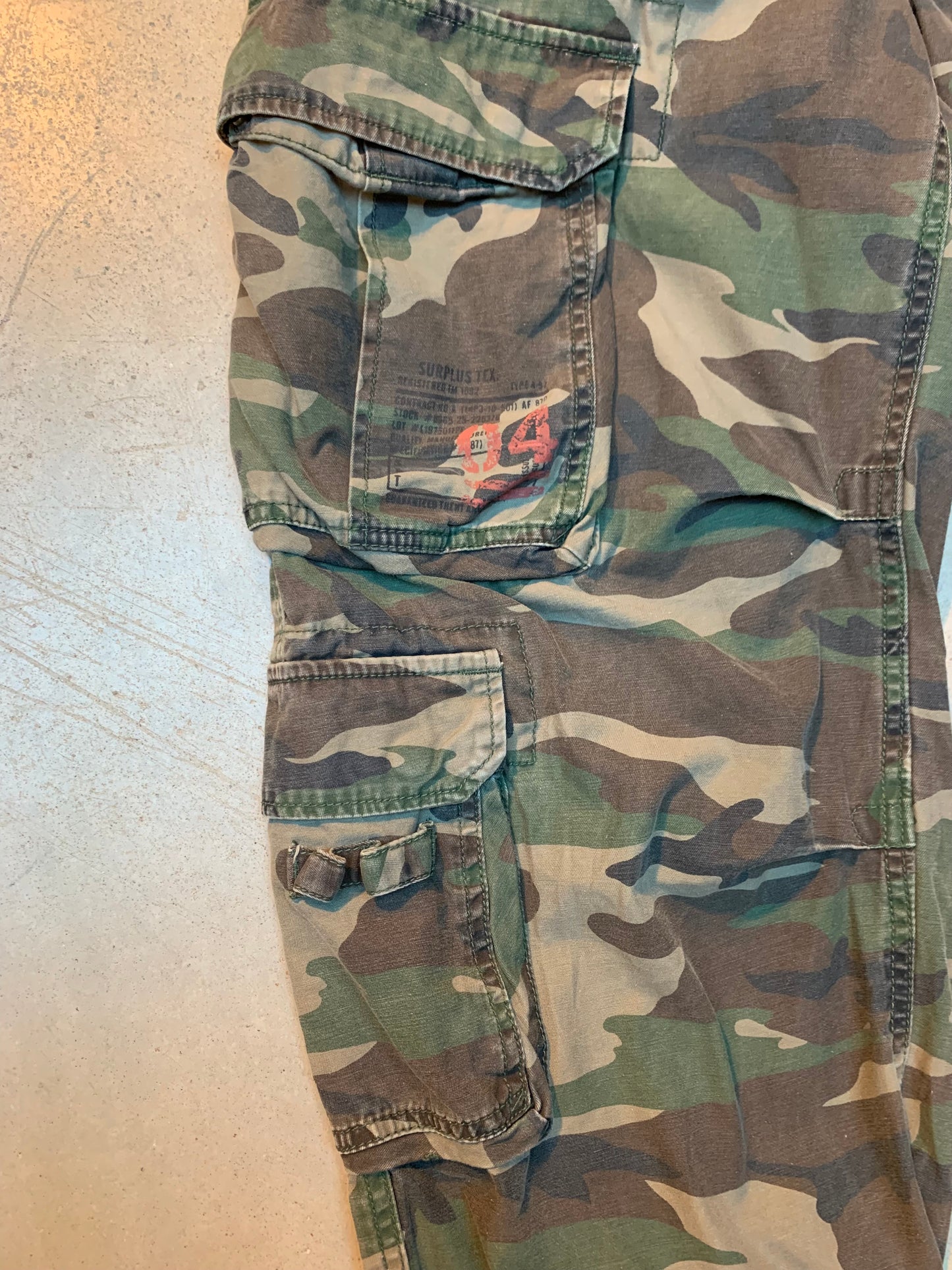 Surplus Textilien Airborne Vintage Camo Cargo Pants