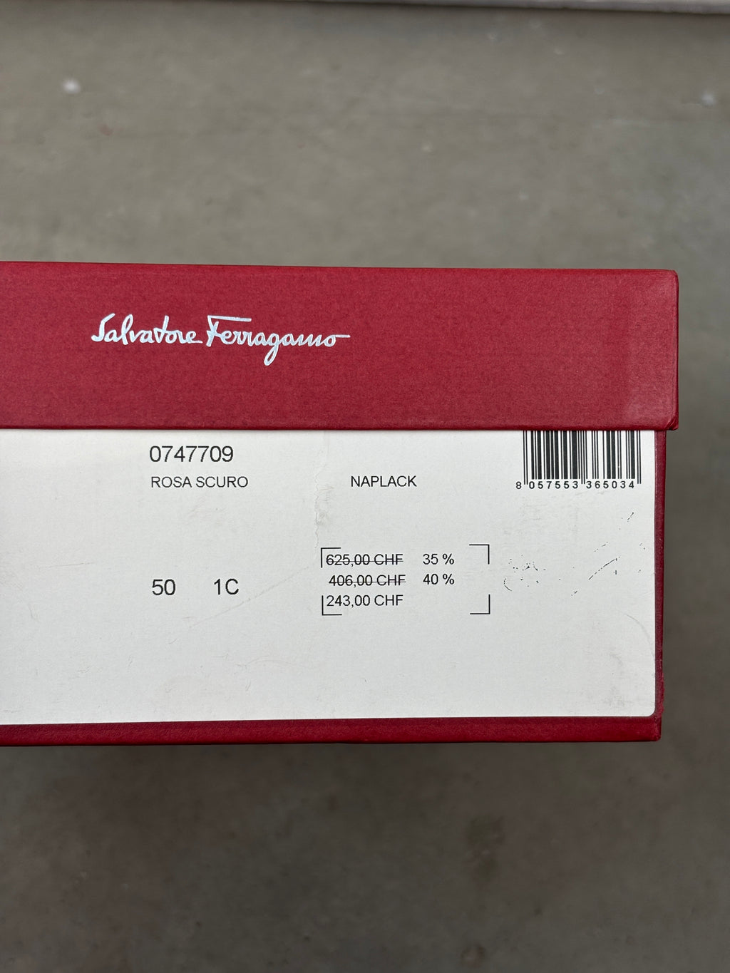 Title: Ferragamo Bow Detail Logo Plaque Patent Pumps