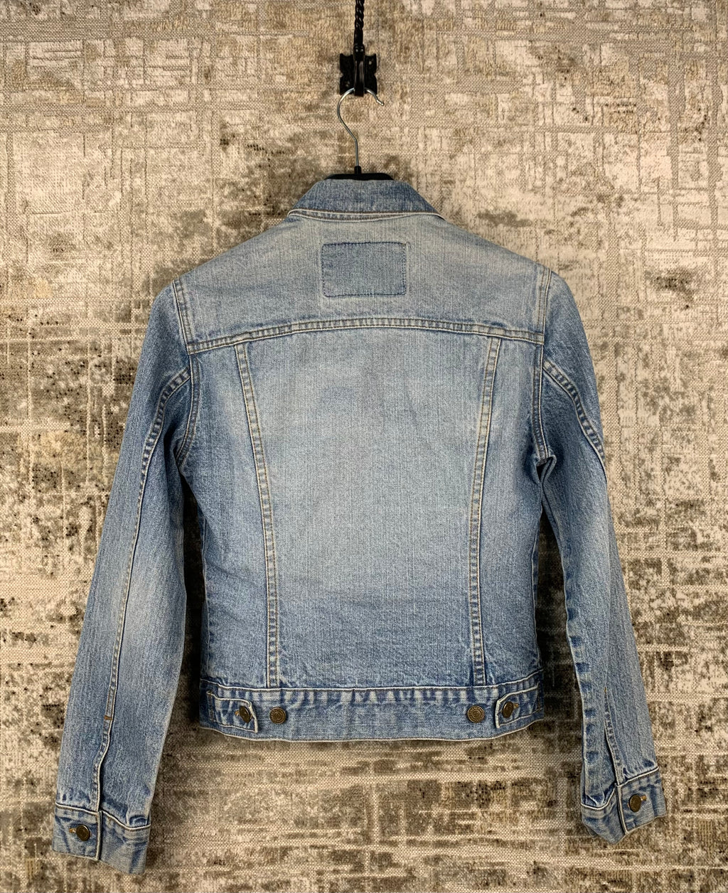 CROCKER Womens Light Washed Jean Jacket