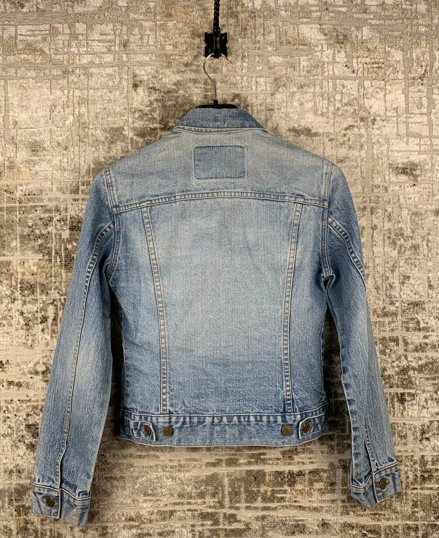 CROCKER Womens Light Washed Jean Jacket