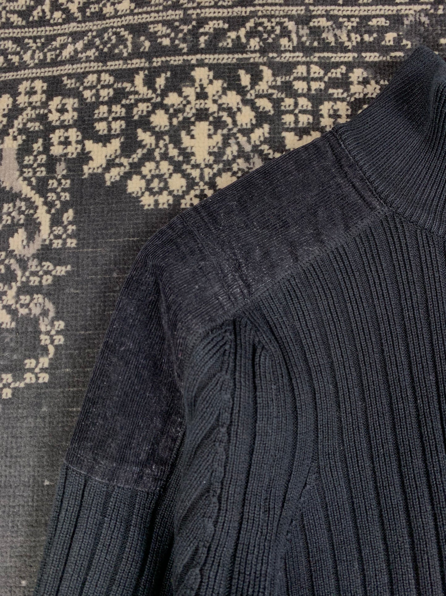 100/18 Esprit de Corp Vintage Y2K Black Ribbed Knit Sweater