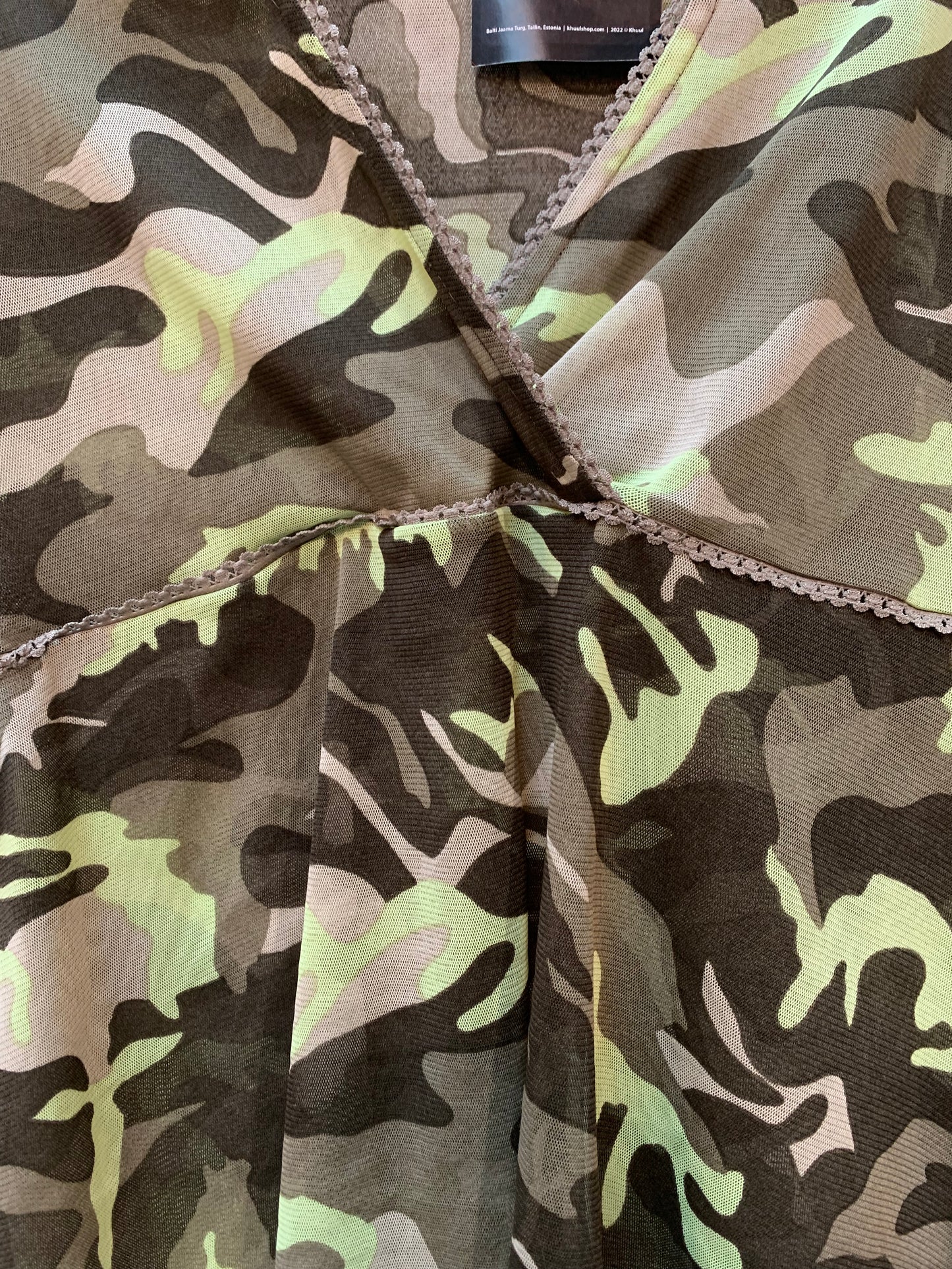 Miss Etam Positie Camo Mesh V-Neck Top