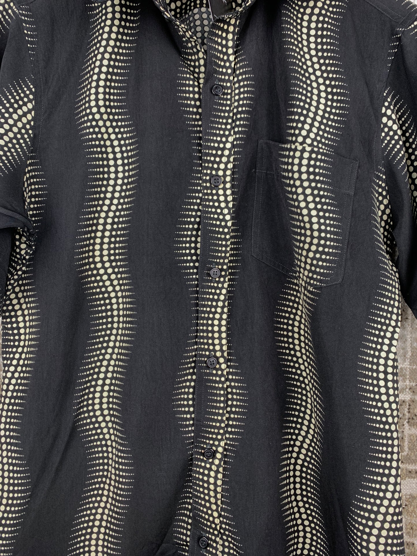 Men's Vintage Black Abstract Wave Pattern Short Sleeve Shirt