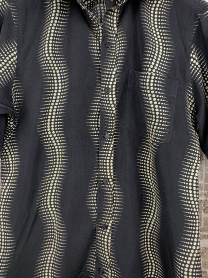 Men's Vintage Black Abstract Wave Pattern Short Sleeve Shirt