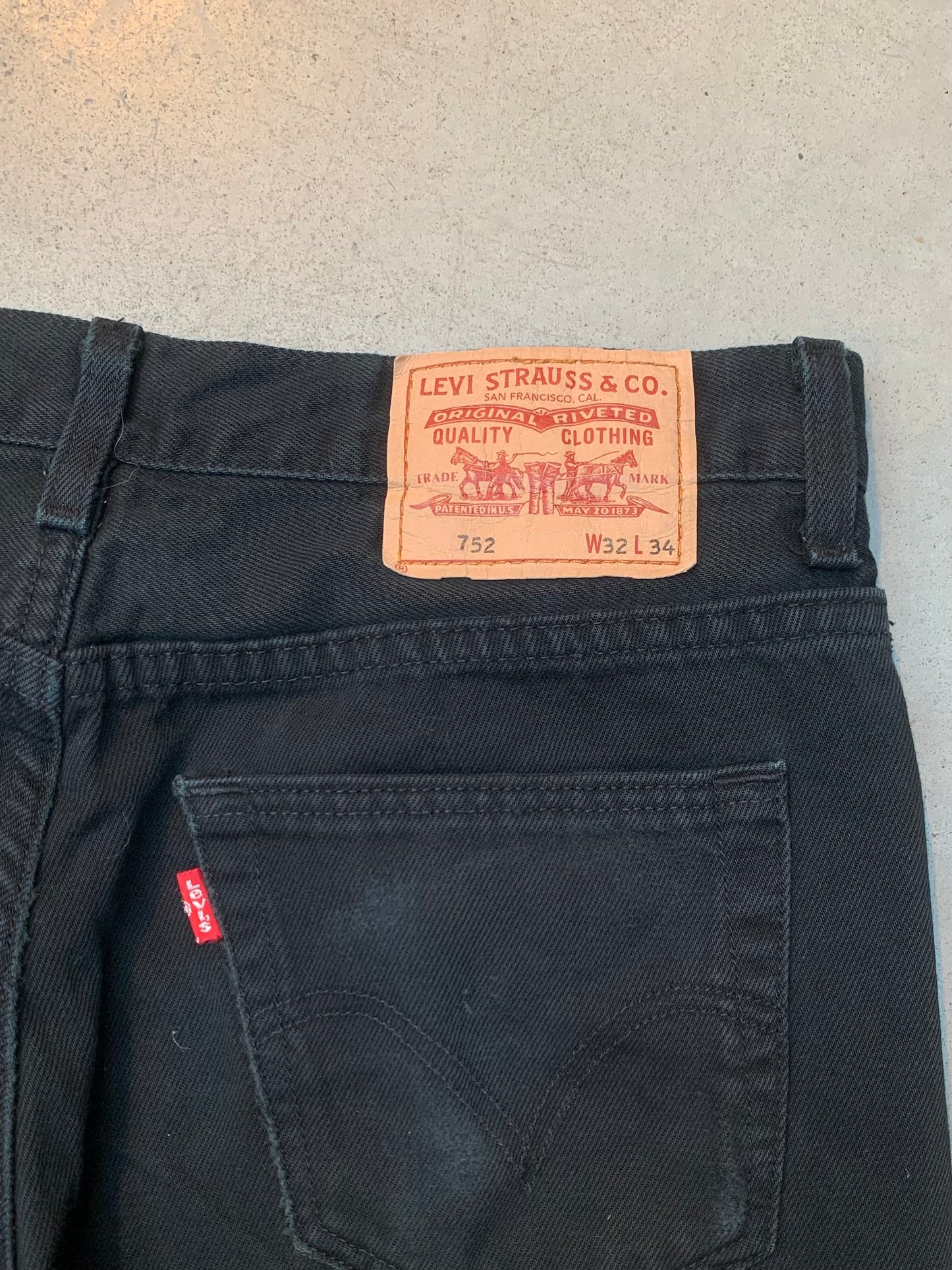 Vintage Men's Black Levi's Jeans
