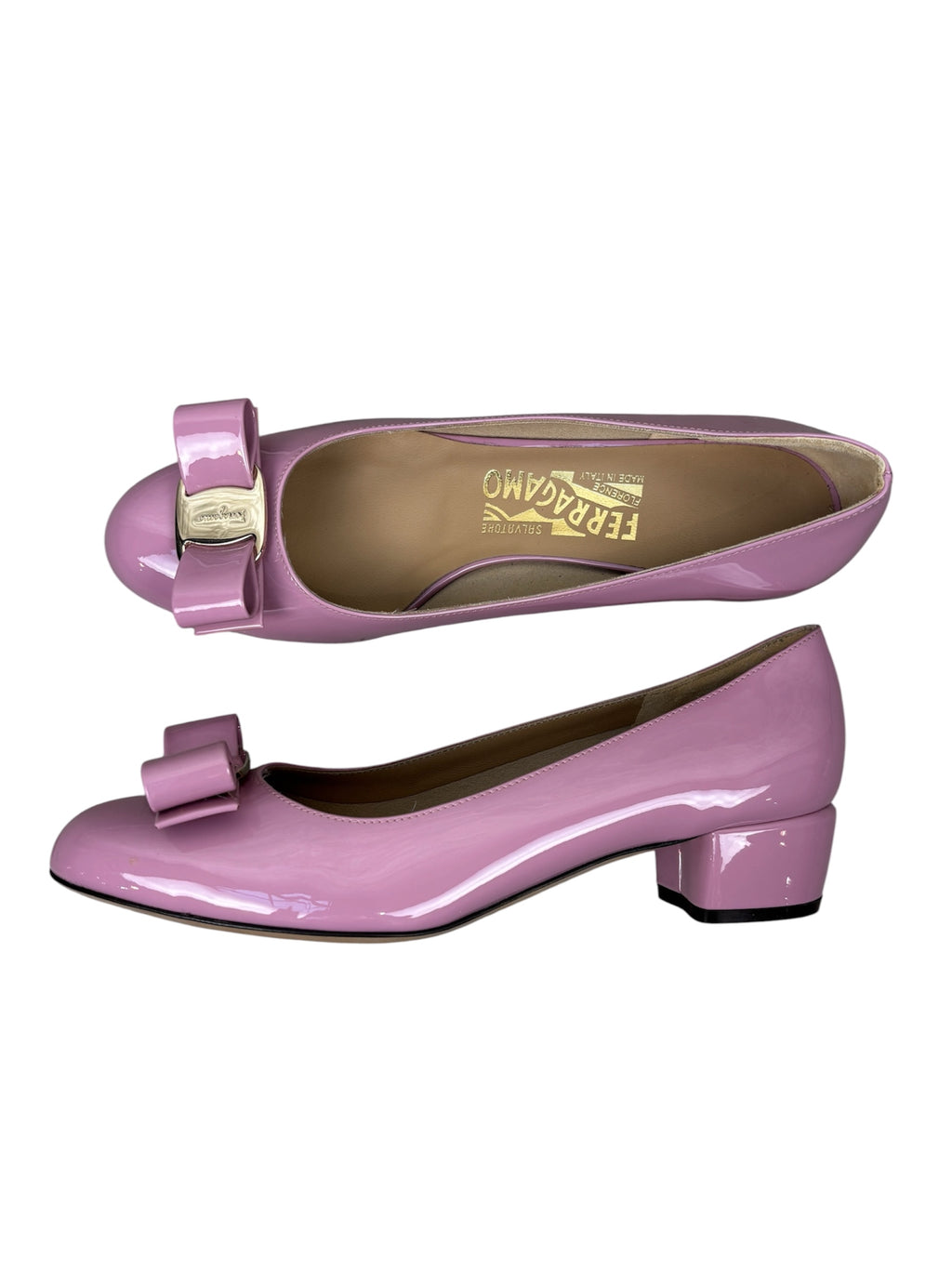Title: Ferragamo Bow Detail Logo Plaque Patent Pumps
