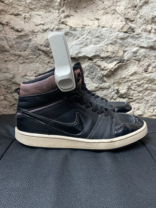 Nike Hi Dunk Sneakers