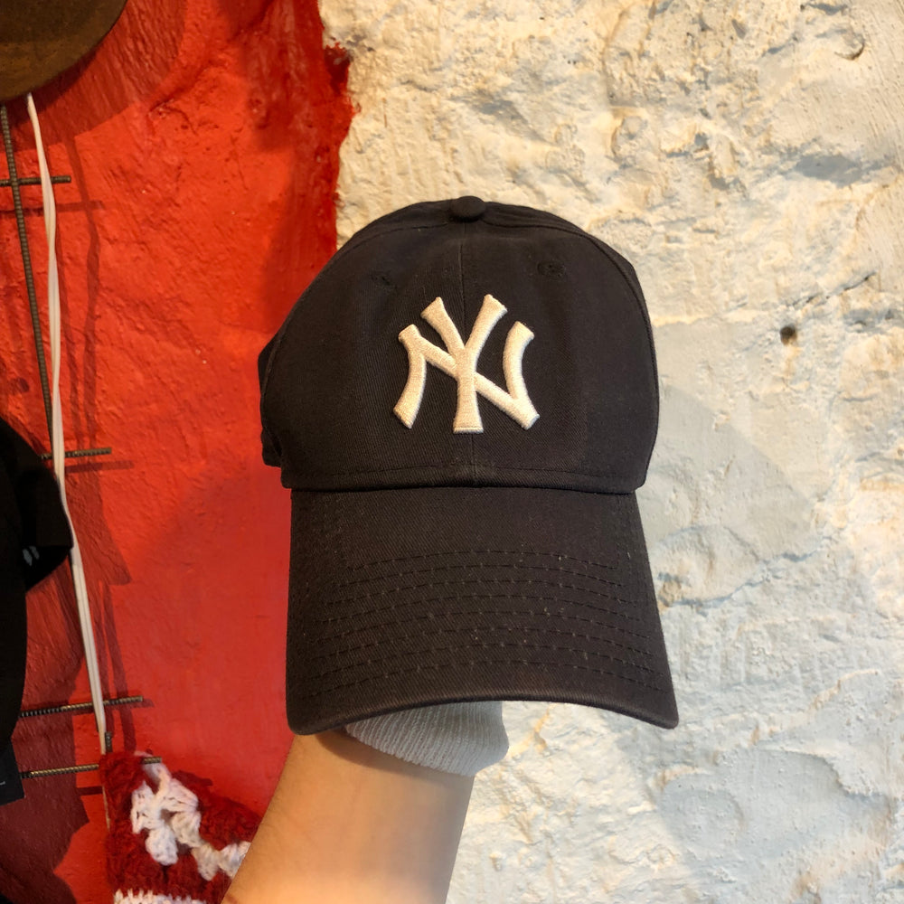 New York Yankees 9FORTY Black Cap