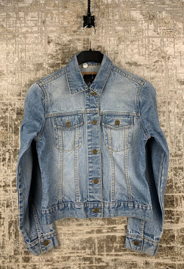CROCKER Womens Light Washed Jean Jacket