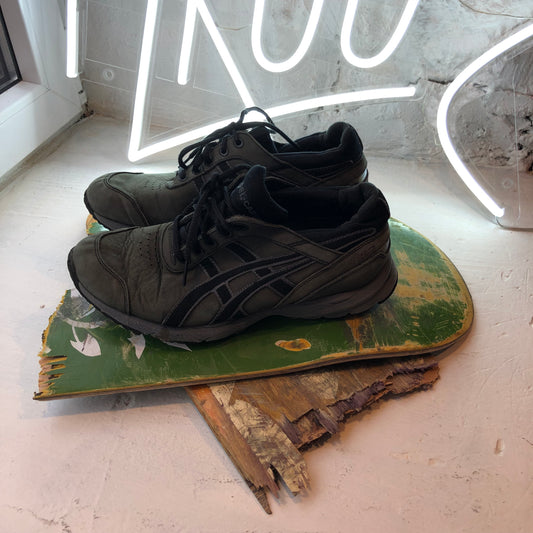 Asics Sneakers