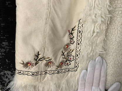 Women's Vintage New York Laundry White Faux Fur Vest