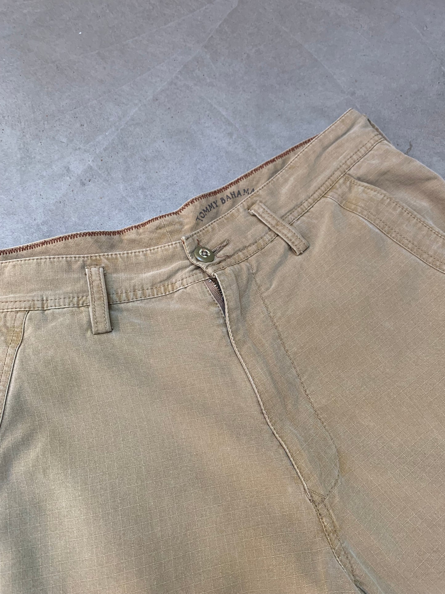 Tommy Bahama Relax Cargo Shorts Men L