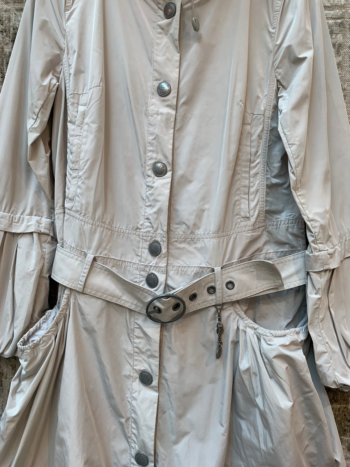 Cop.Copine Ligne Extreme Hooded Belted Coat