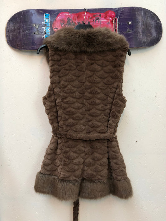 Naiste kunstkarusnahast vest