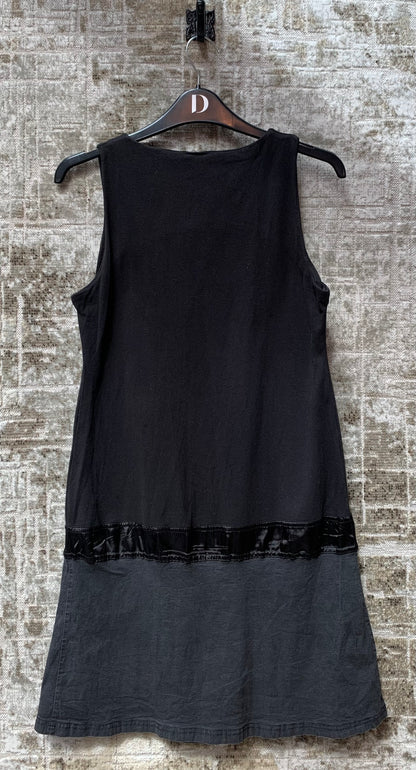 Vintage Vibes Geisha Graphic Sleeveless Dress