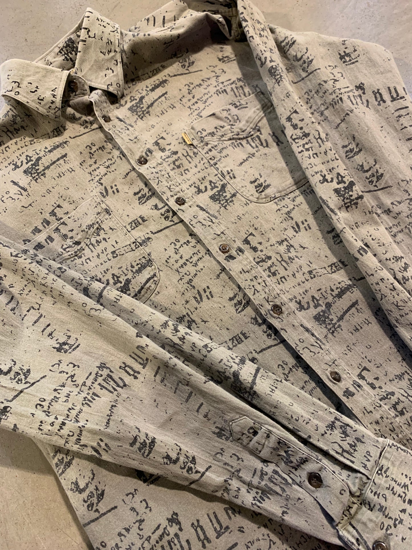 Men’s Vintage Gentry Printed Long Sleeve Button-Up Shirt