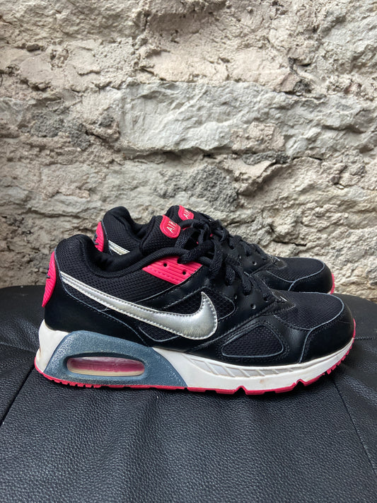 Nike Air Max Sneakers