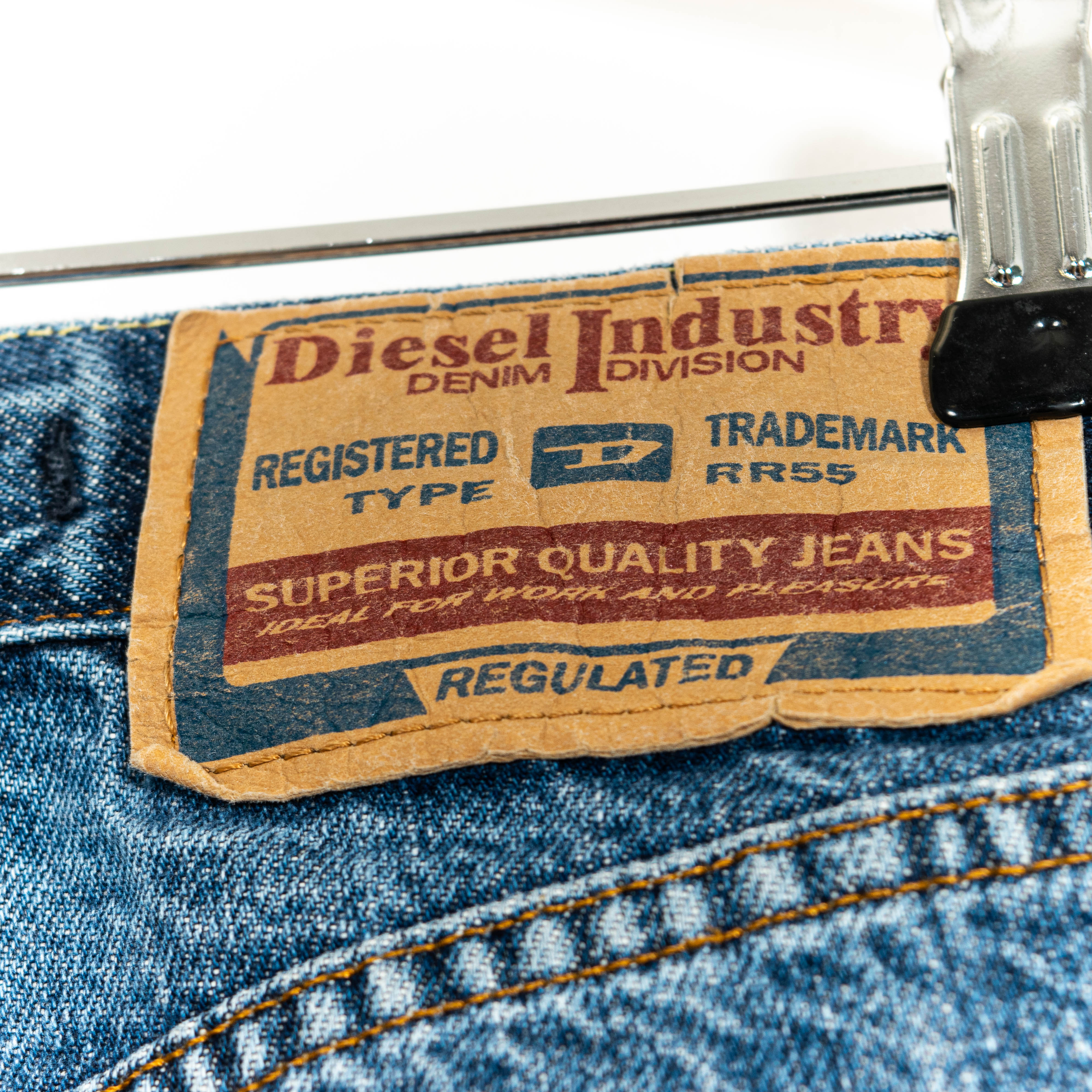 Diesel Industry Medium Washed Straight Leg Button Fly Jeans Mens US32
