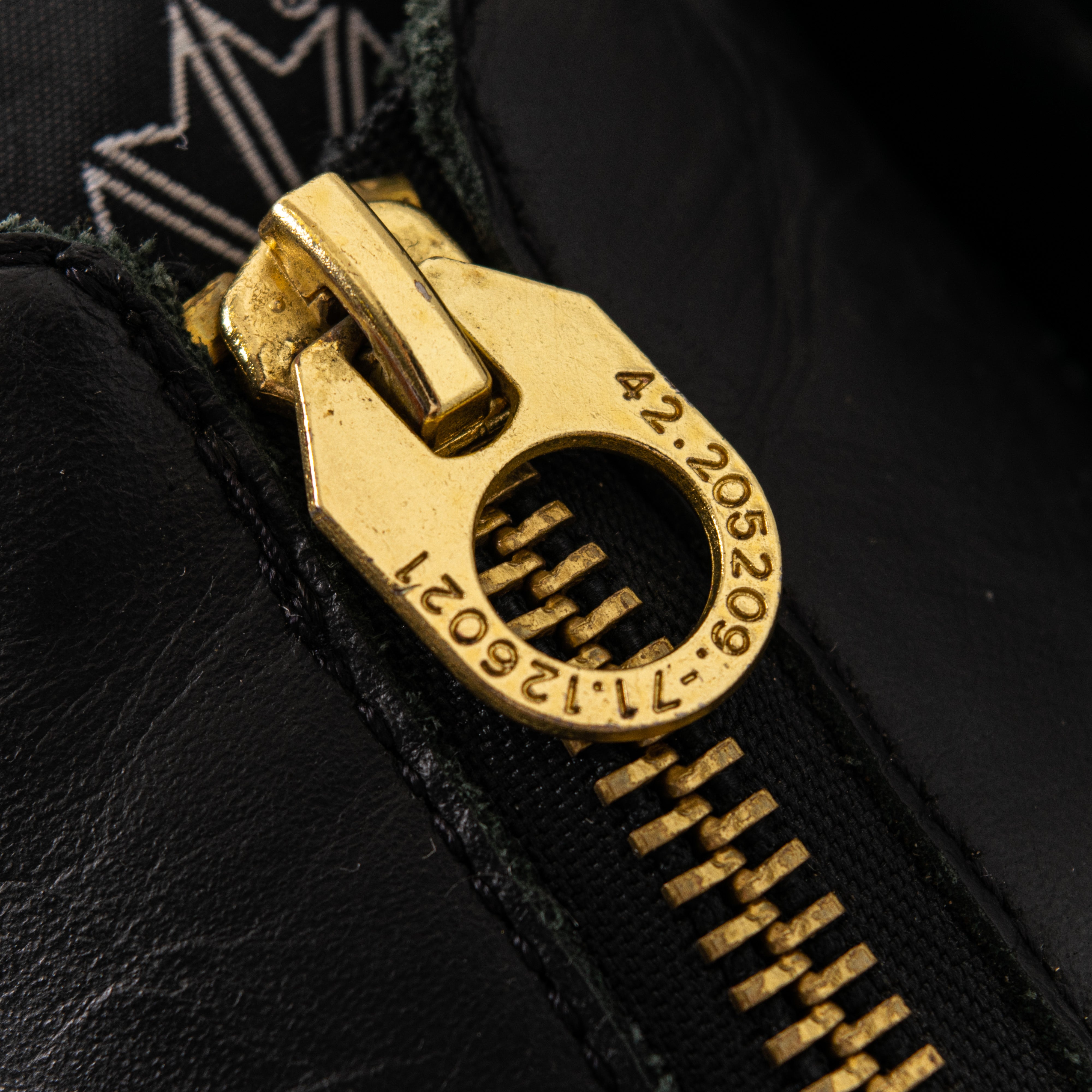 Reebok Black Leather Zip Up Gold Trim Sneakers Women's EU40.5